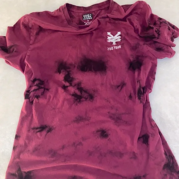 💙 Zoo York Black and Pink Tie-Dye T-Shirt Featuring Elaborate Embroidery Size M - Picture 11 of 13